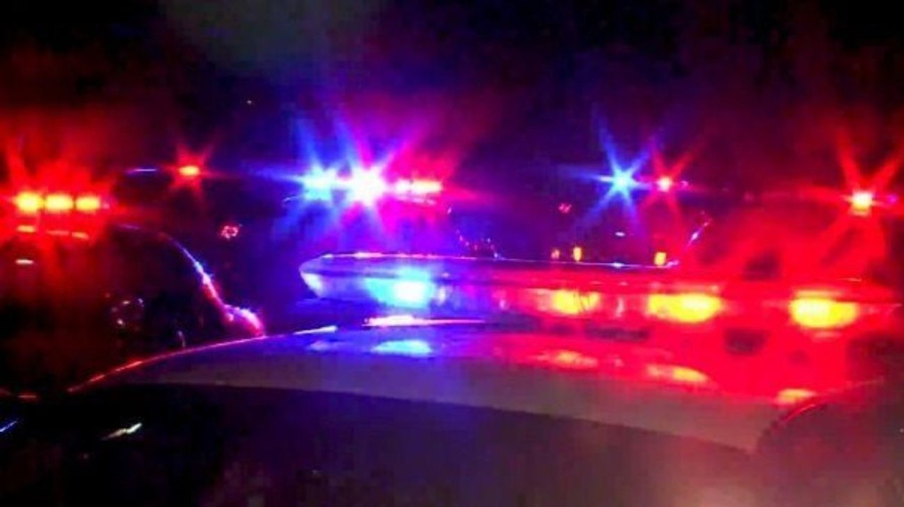 Encuentran tres cuerpos en estacionamiento de Acapulco