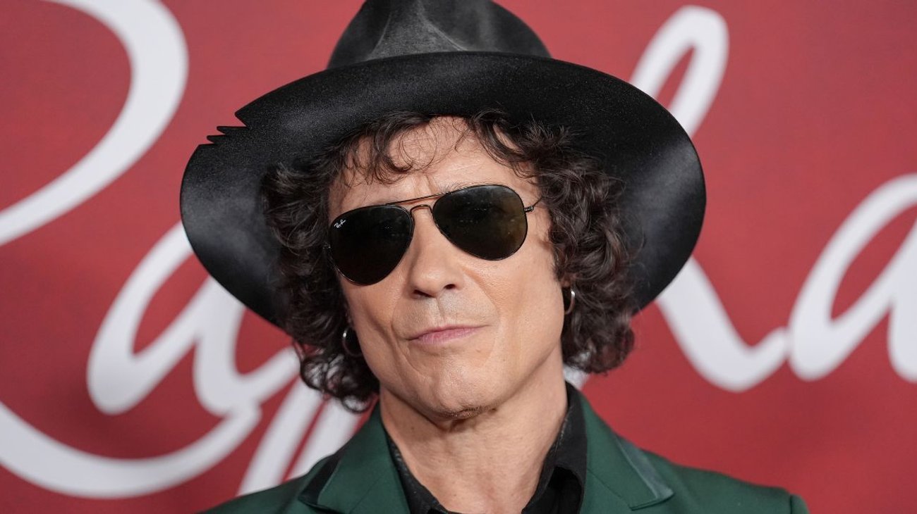 enrique_bunbury_honra_folklore_latinoamericano_e2b5c63844