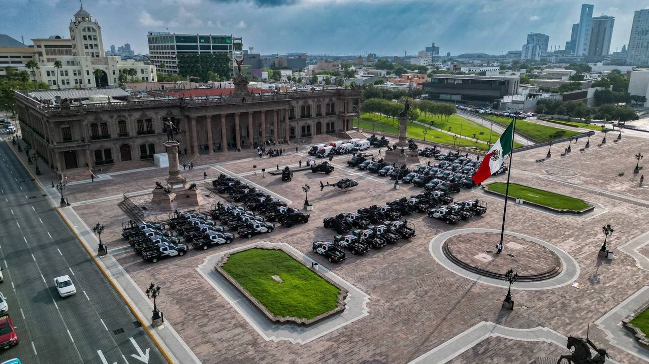 Entrega gobierno de Nuevo León nuevo equipo a Fuerza Civil