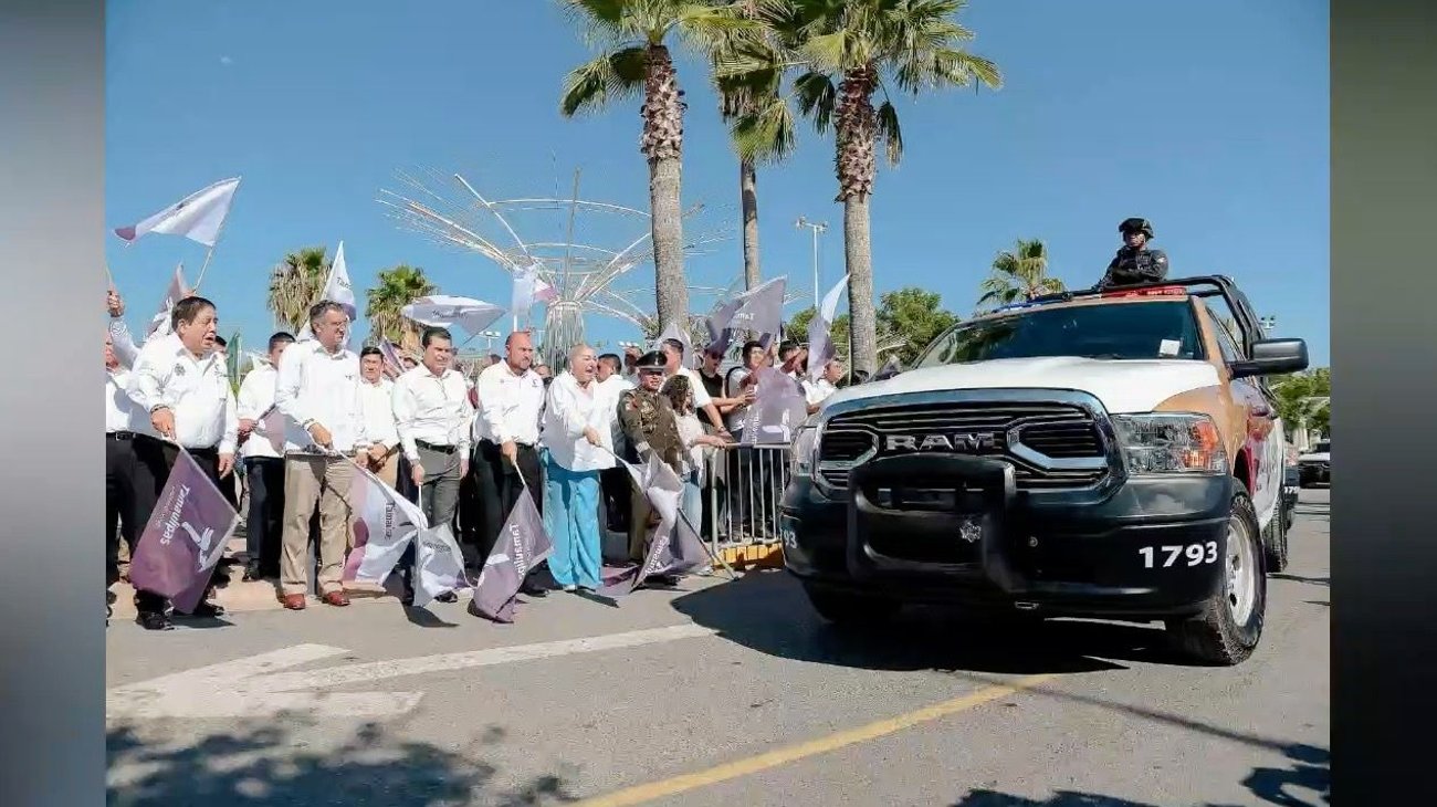 Entrega Américo Villarreal 100 patrullas a Guardia Estatal