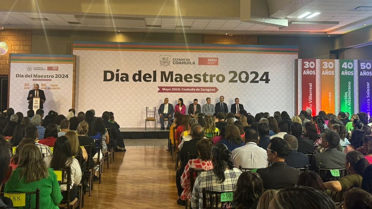 Honran talento y dedicación de docentes en Coahuila