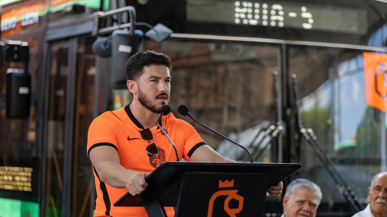 Gobernador finaliza renovación de transporte en Cuenca Sur