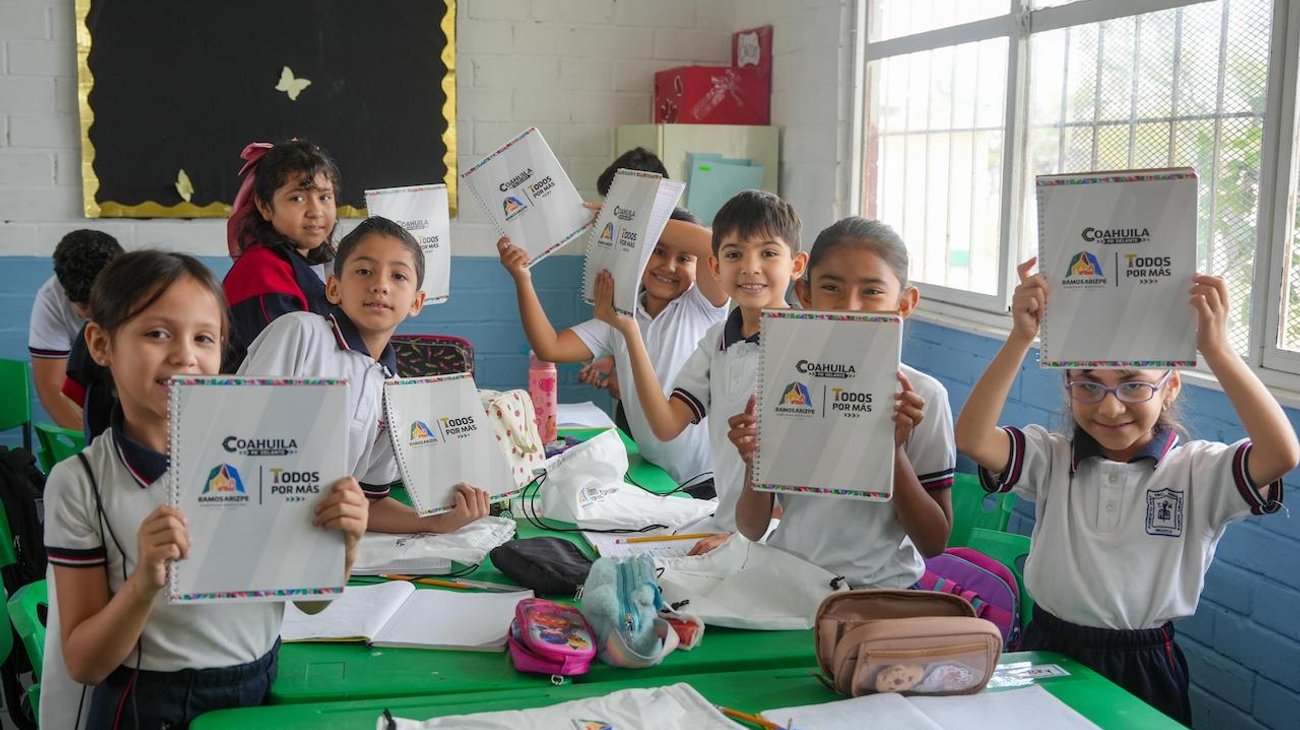 Entregan más 5 mil paquetes de útiles escolares en Ramos Arizpe