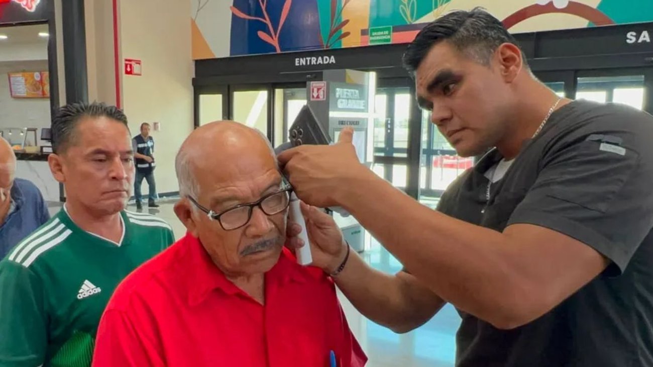 Entregan a 167 pacientes aparatos auditivos en Reynosa