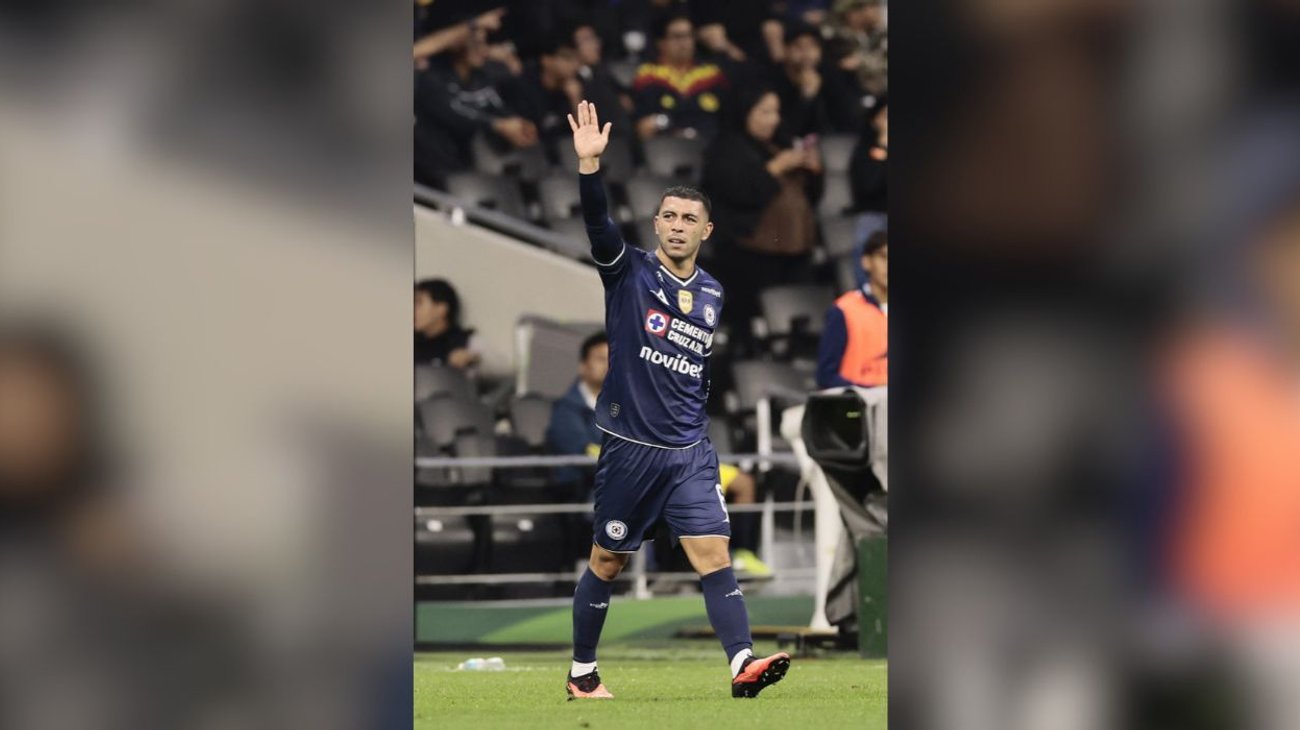 Se reúne agencia que representa a Erik Lira con el Valencia
