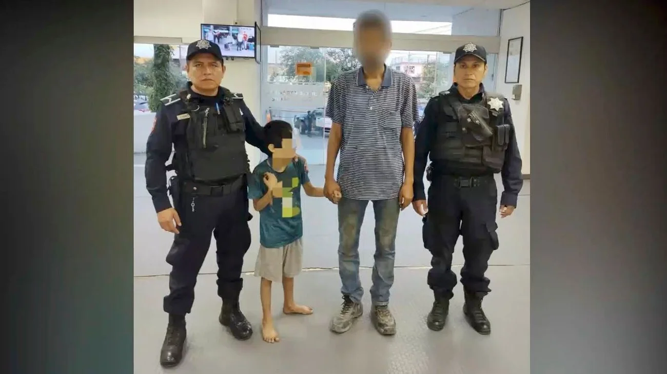 Escapa menor por ventana de su casa; policías lo localizan