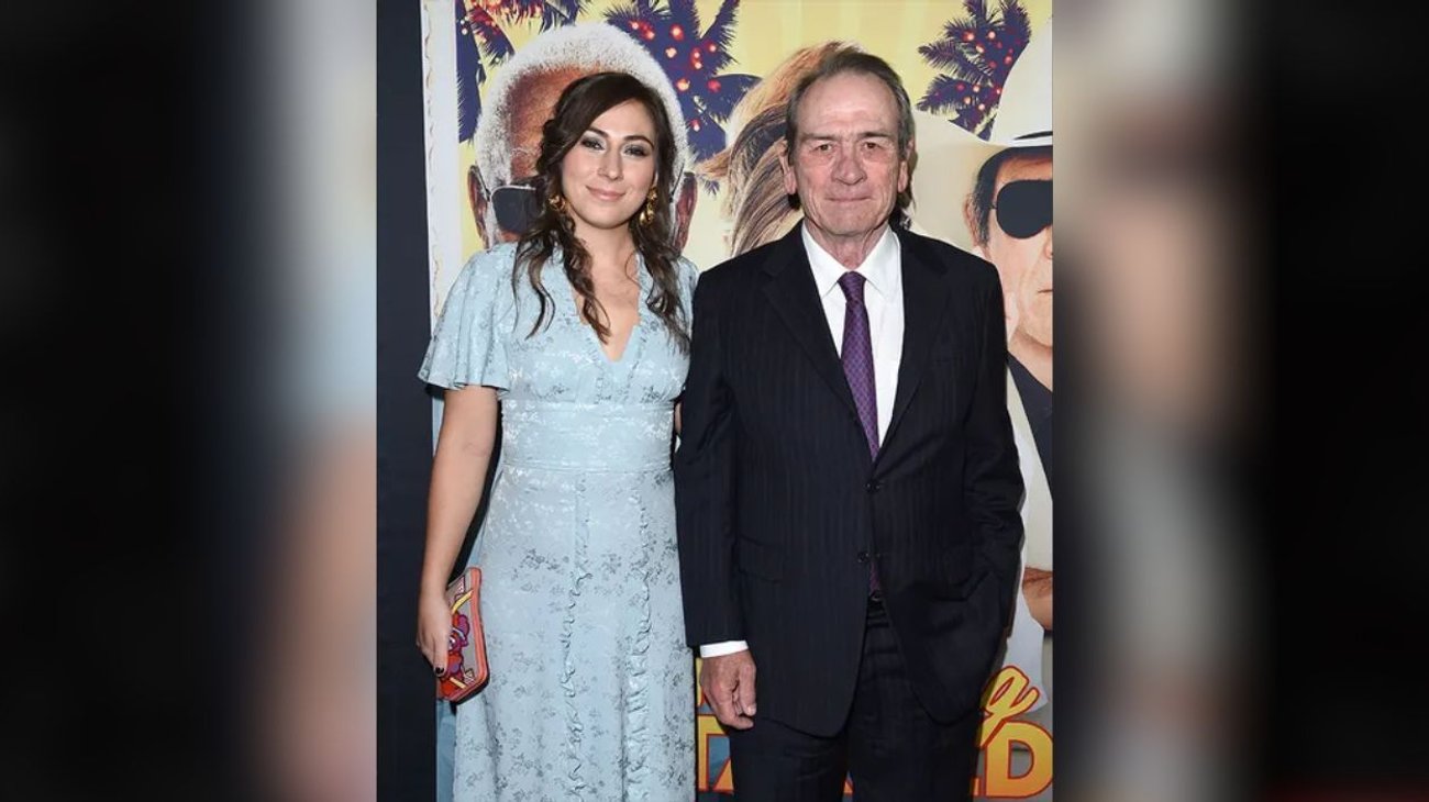 escean_victoria_jones_de8a6884bd