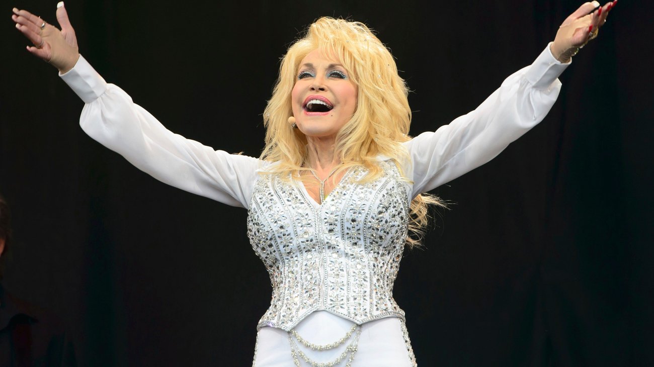 Aumentan escuchas en Spotify de Dolly Parton tras su muerte