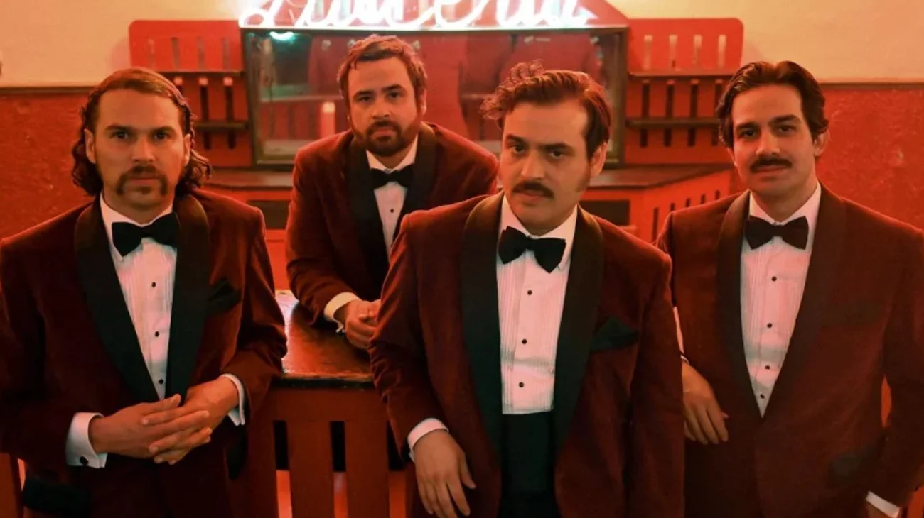 escena_enjambre_450d3aa2a7