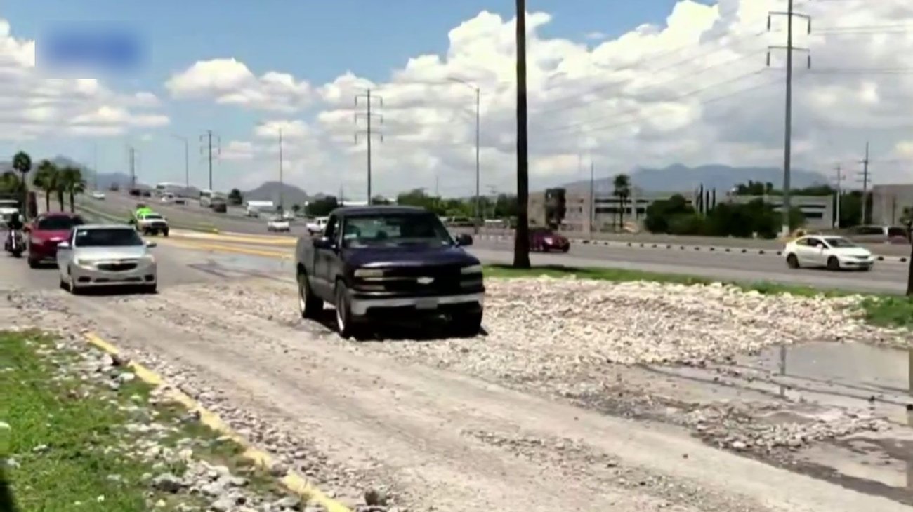 Empeora aumento de escombro en Blvd. Fundadores en Saltillo