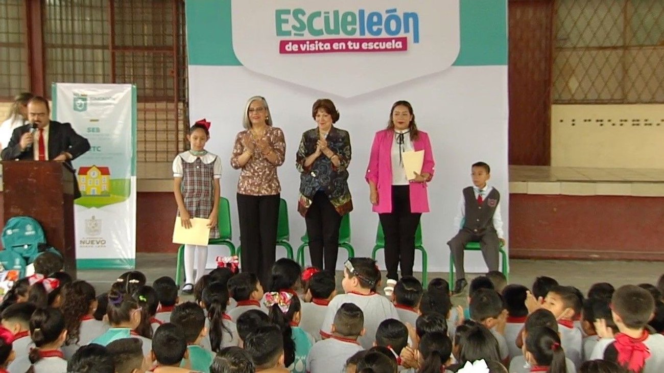 Tienen alumnos de Nuevo León último día de clases
