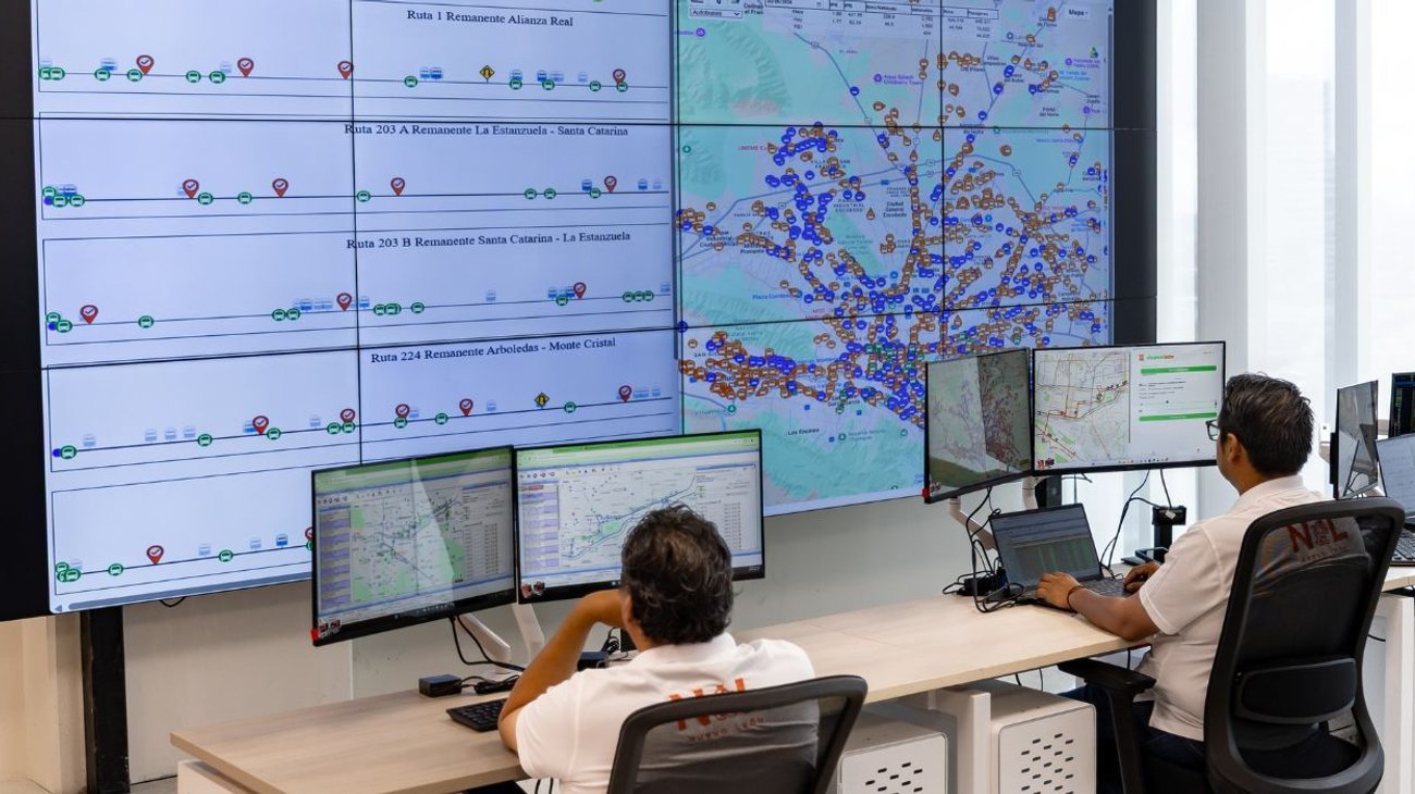 Estrenan 'piso de la movilidad' para monitorear transporte en NL