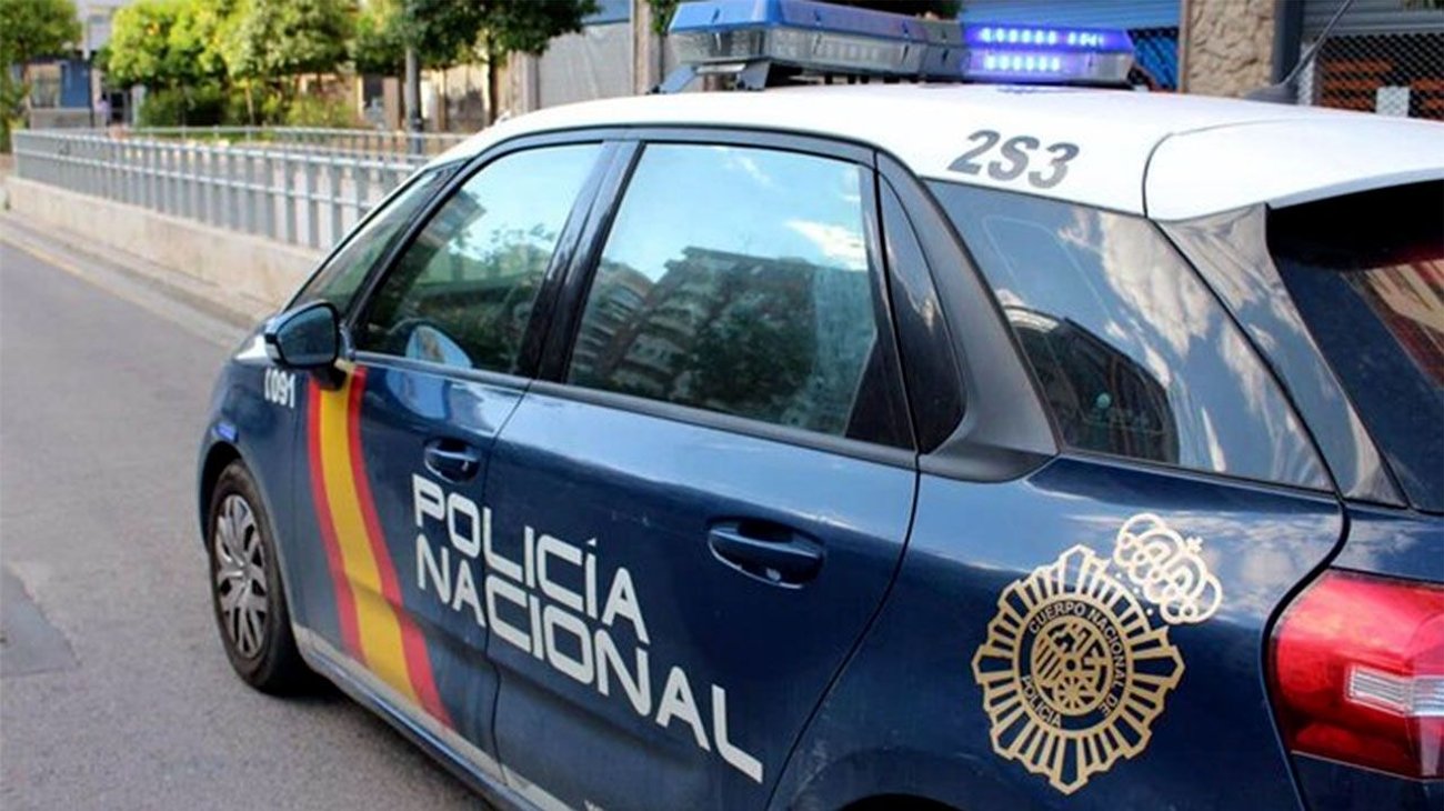 Estudiante ataca con cuchillo a maestros y alumnos en España