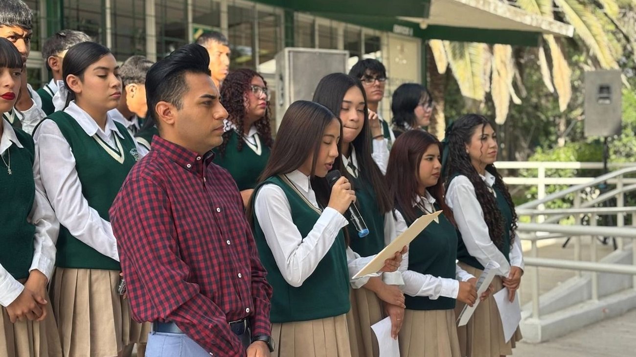 Estudiantes de bachillerato llevarán nombre de Parras a Veracruz