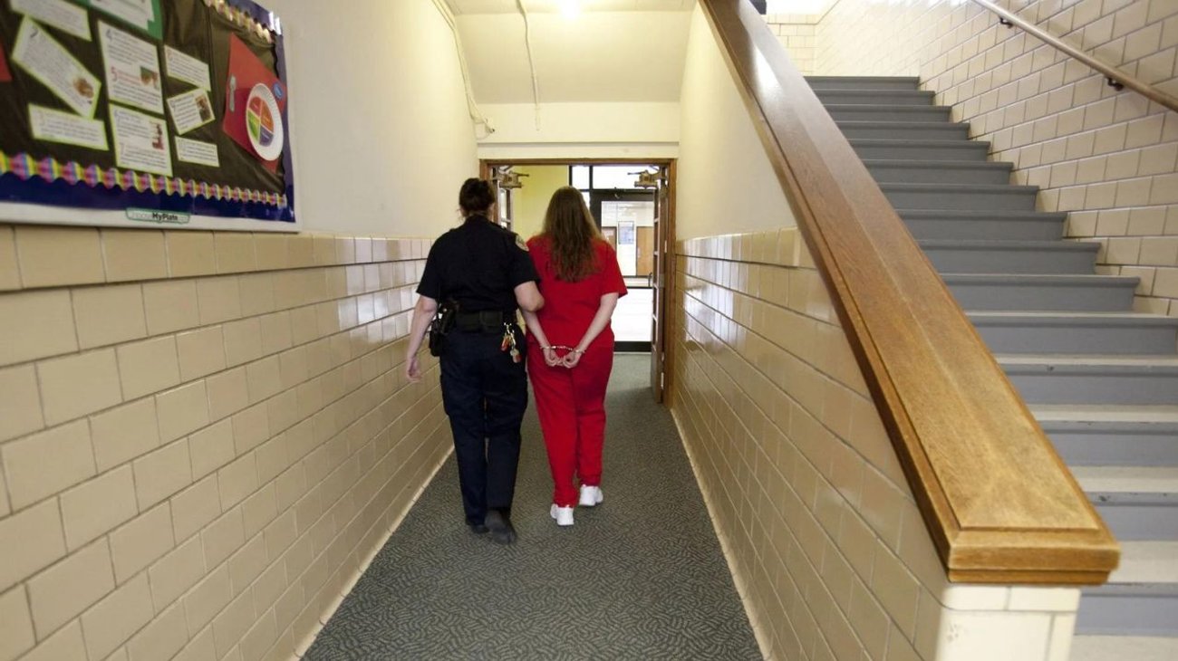 Exdirectora condenada a 15 años de cárcel por pederastia