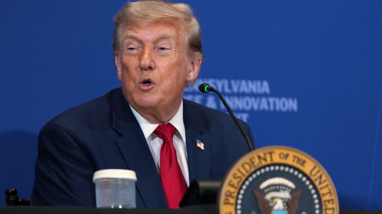 Trump bromea de nuevo con presentarse a las elecciones de 2028