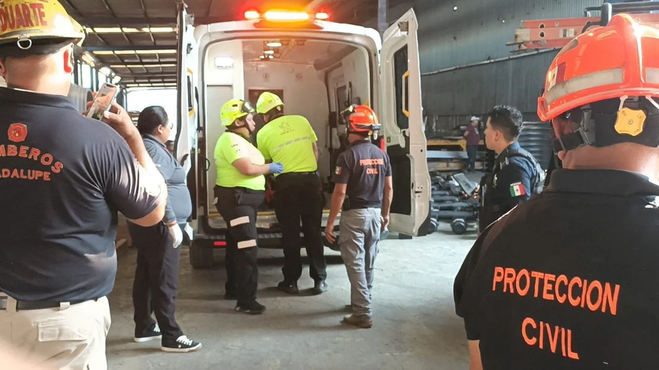 Explosión de autotanque deja dos heridos en Guadalupe