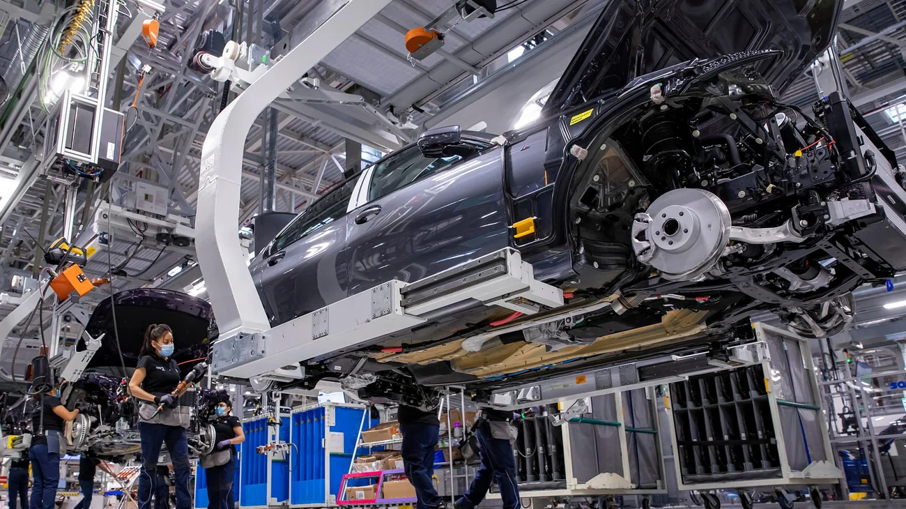 Cae 6% exportación de autos en México ante los aranceles