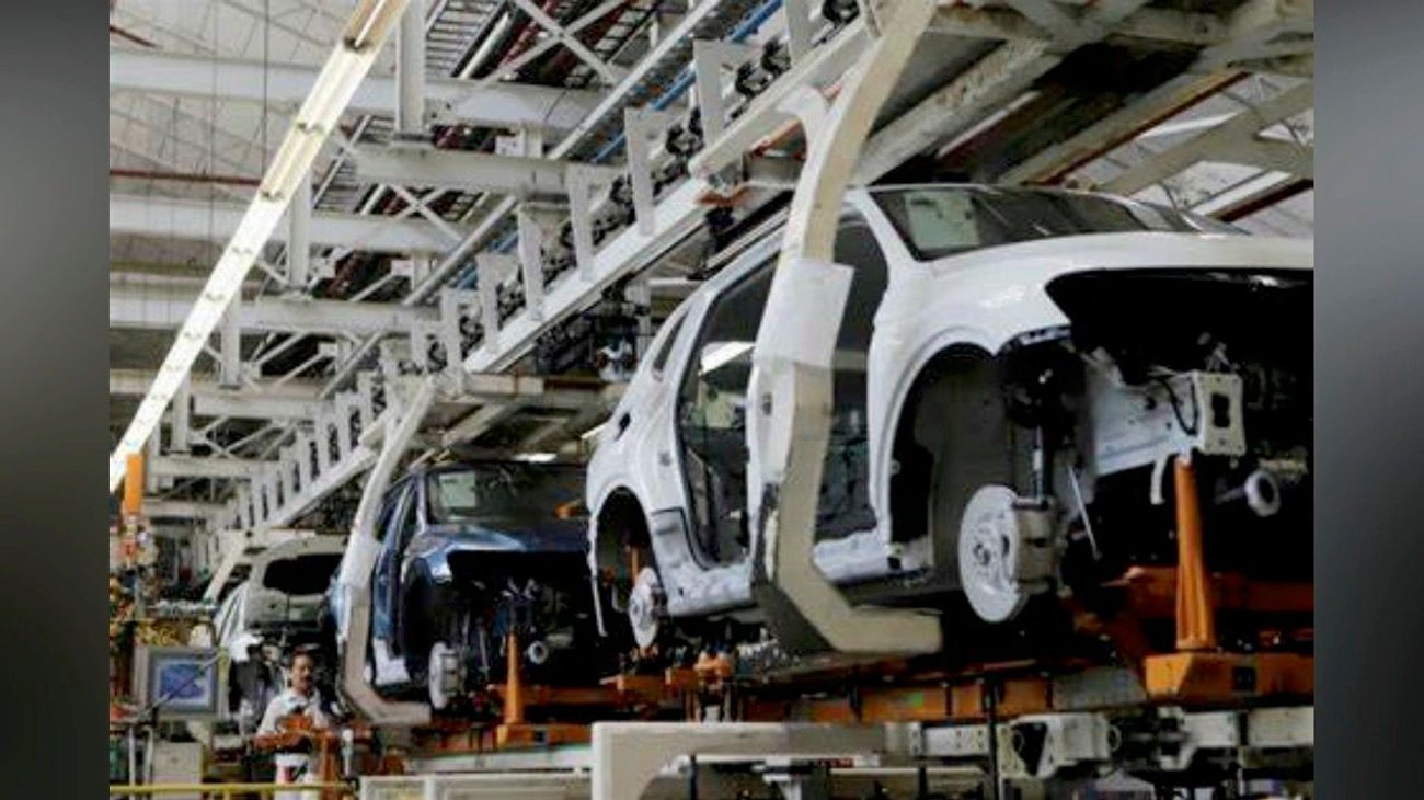 Sube producción y exportación de autos durante junio