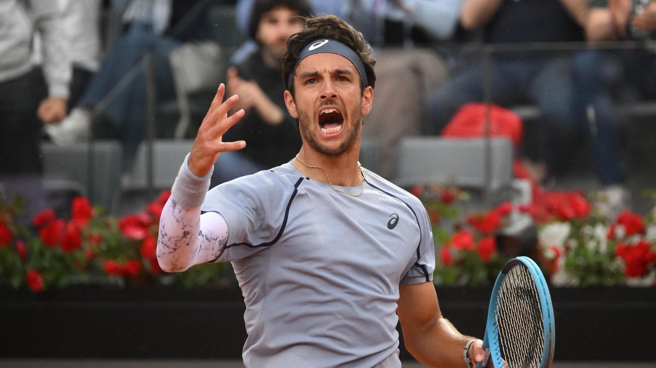 Musetti avanza a octavos en Masters 1000 de Roma