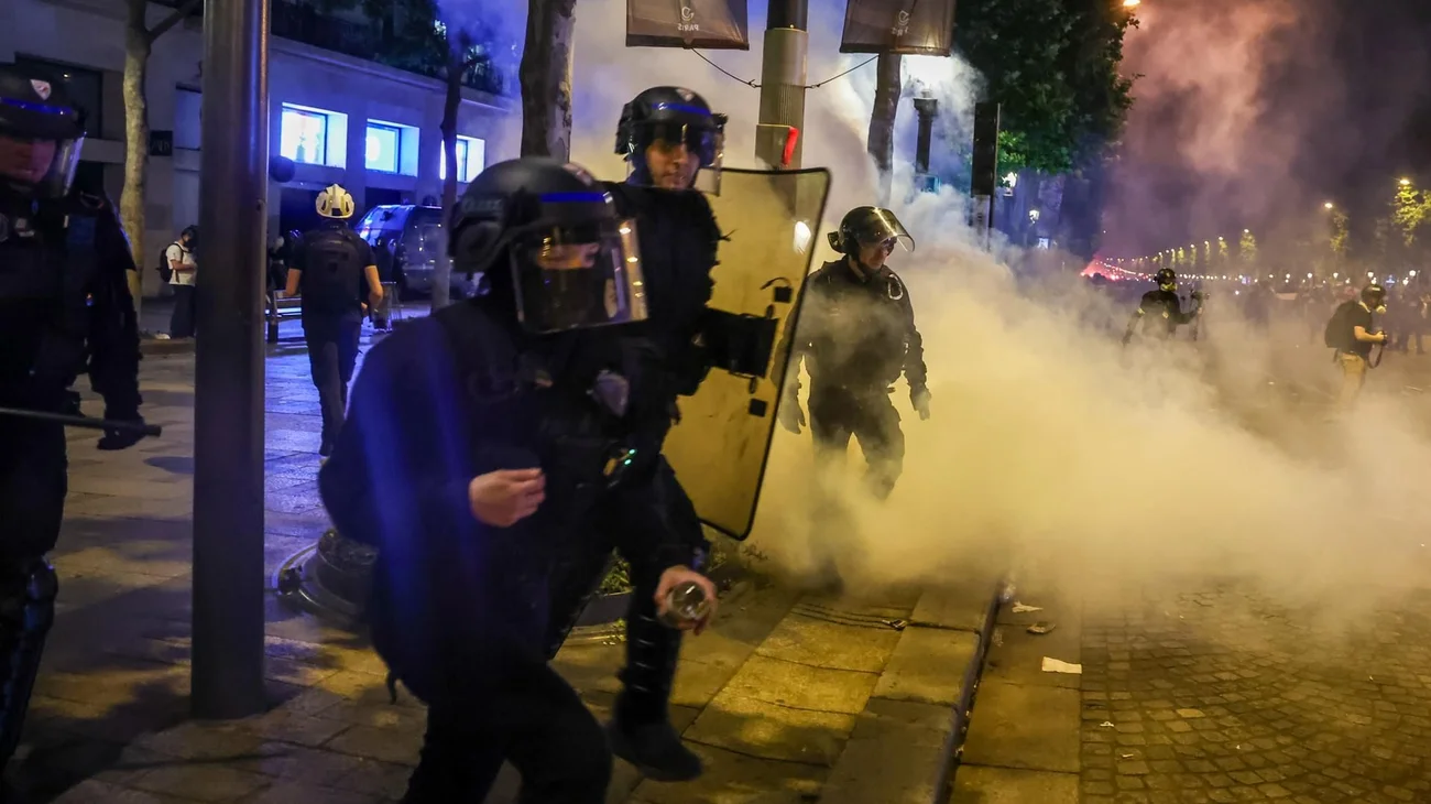 300 detenidos por disturbios en Paris ante triunfo del PSG