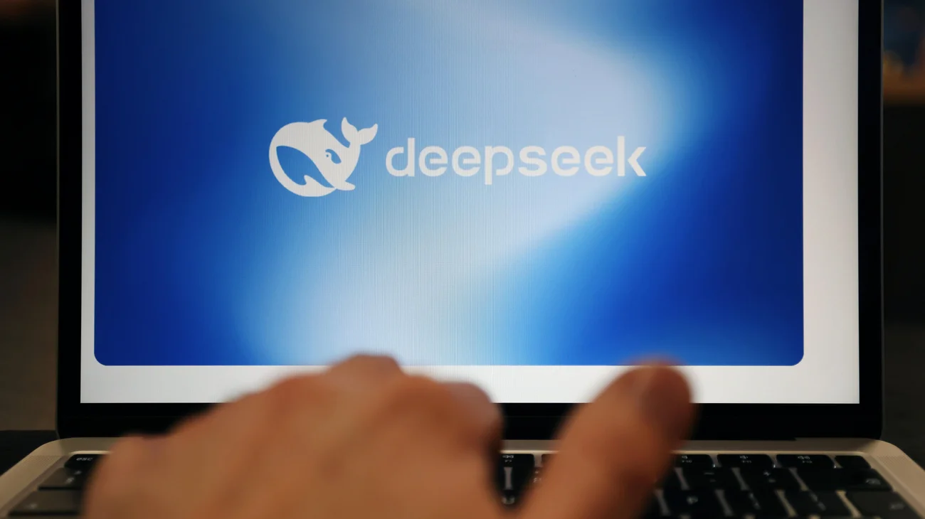 Presentan nueva versión de modelo de razonamiento de IA DeepSeek