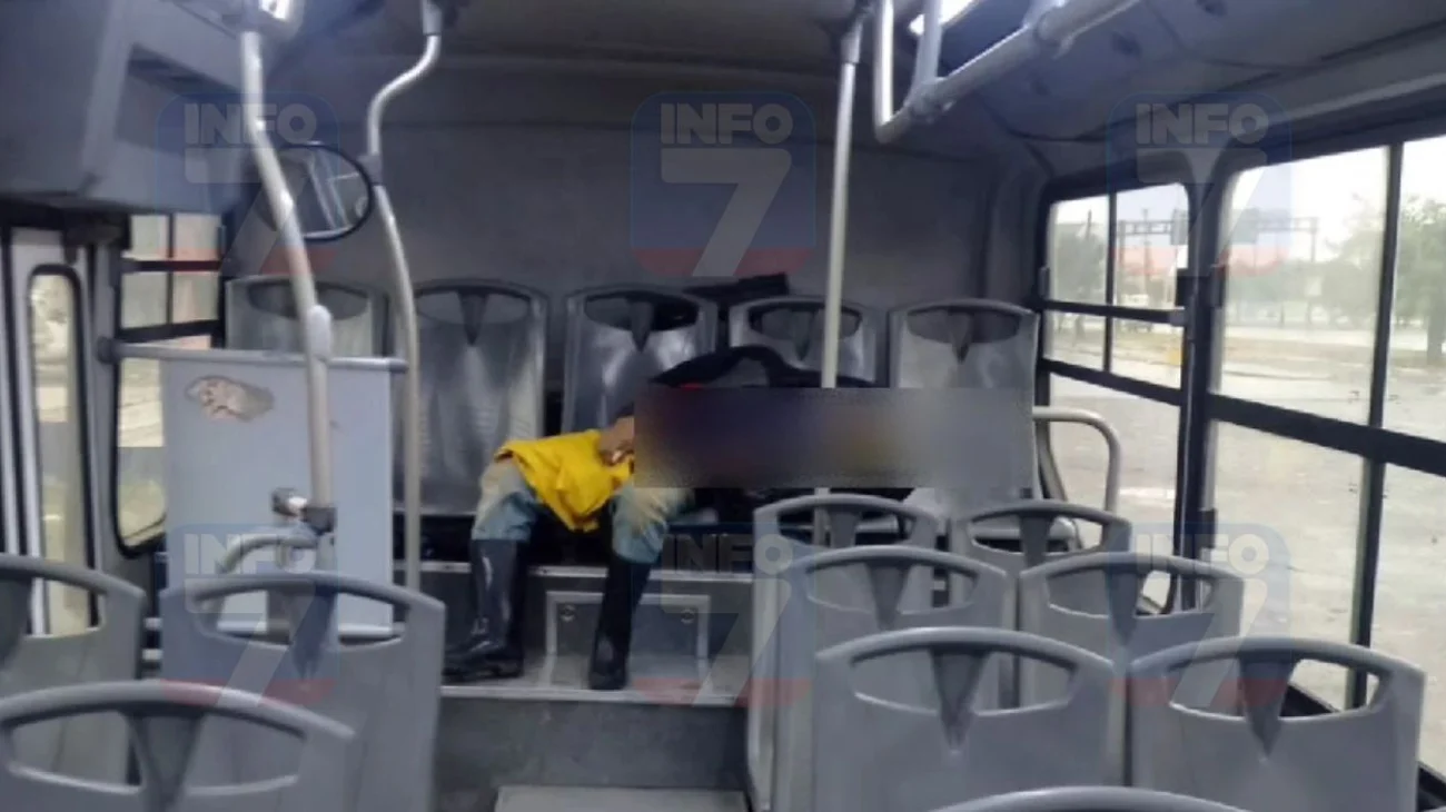 Muere hombre a bordo de camión urbano en Santa Catarina