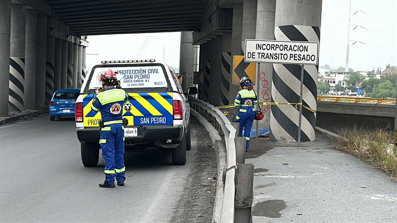 Investigan muerte de hombre a orilla del Río Santa Catarina