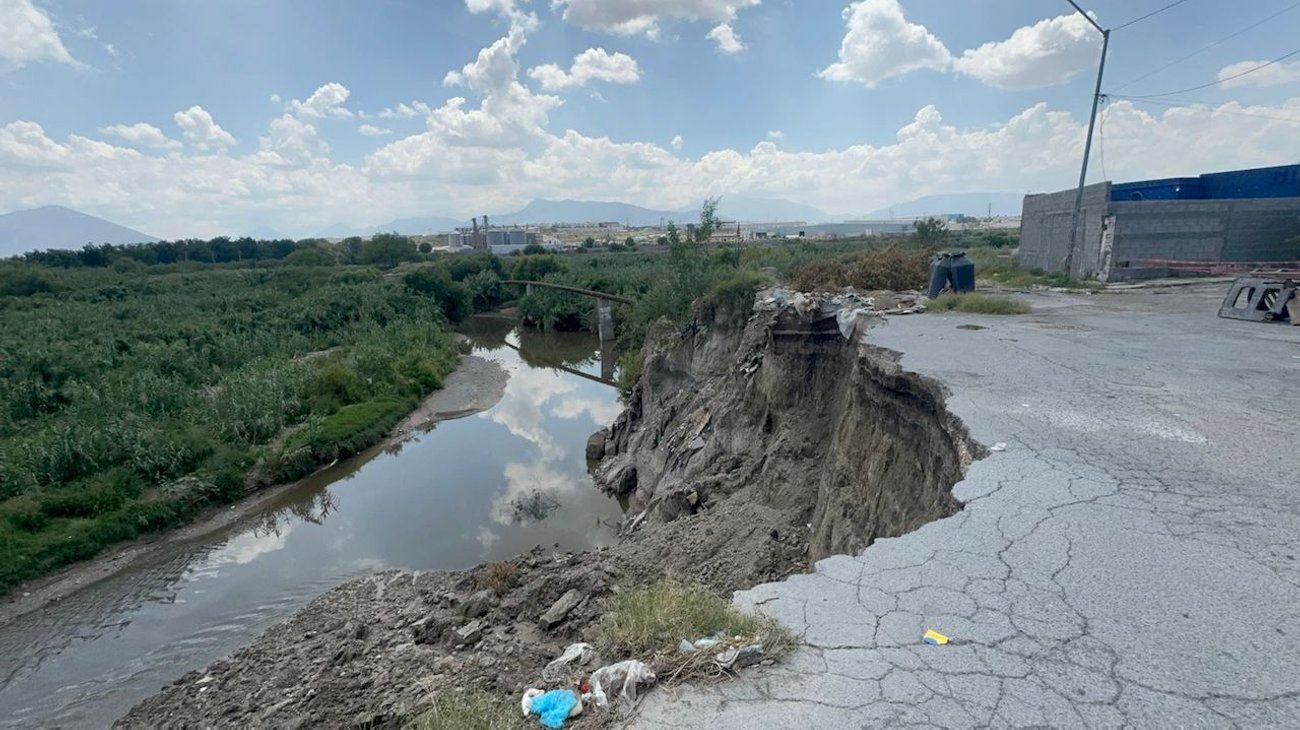 Quedan familias en riesgo por deslave del arroyo La Encantada
