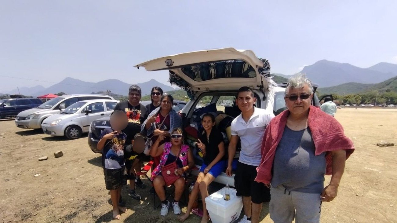 Pasean regios por el Día del Padre pese al calor