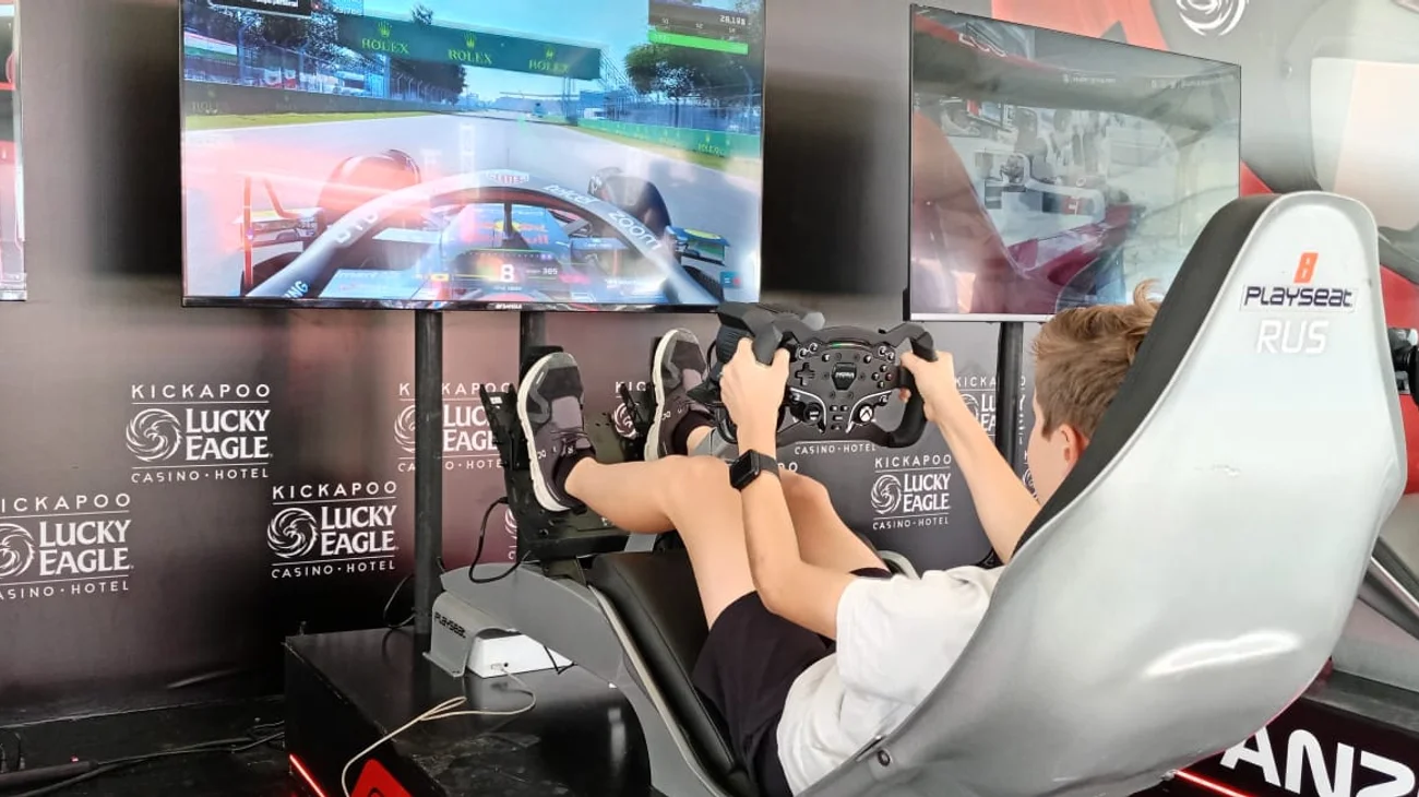 Viven experiencia de Fórmula Uno; arranca el Fanzone