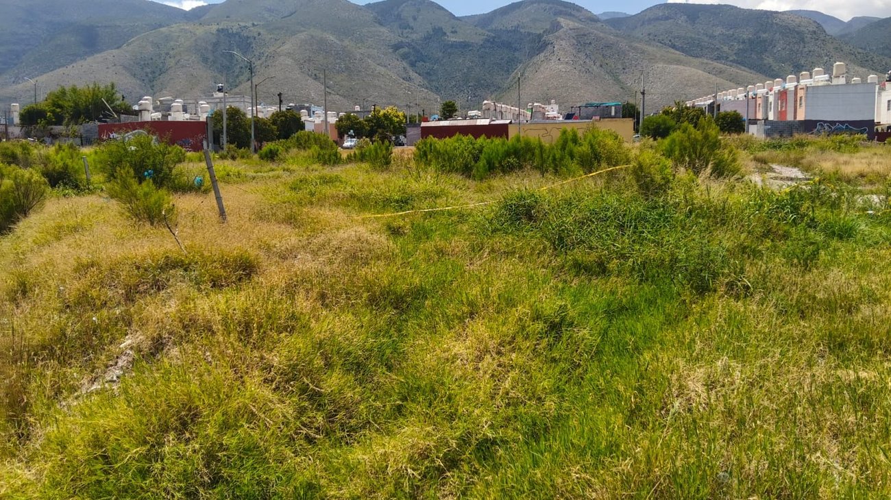 Localizan a hombre sin vida en terreno baldío en Saltillo 