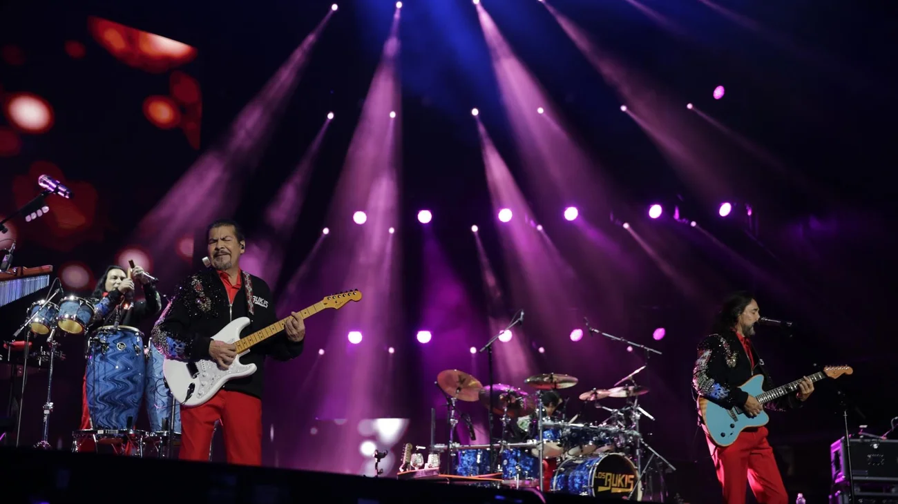 Los Bukis reciben su estrella en el Paseo de la Fama de Hollywood