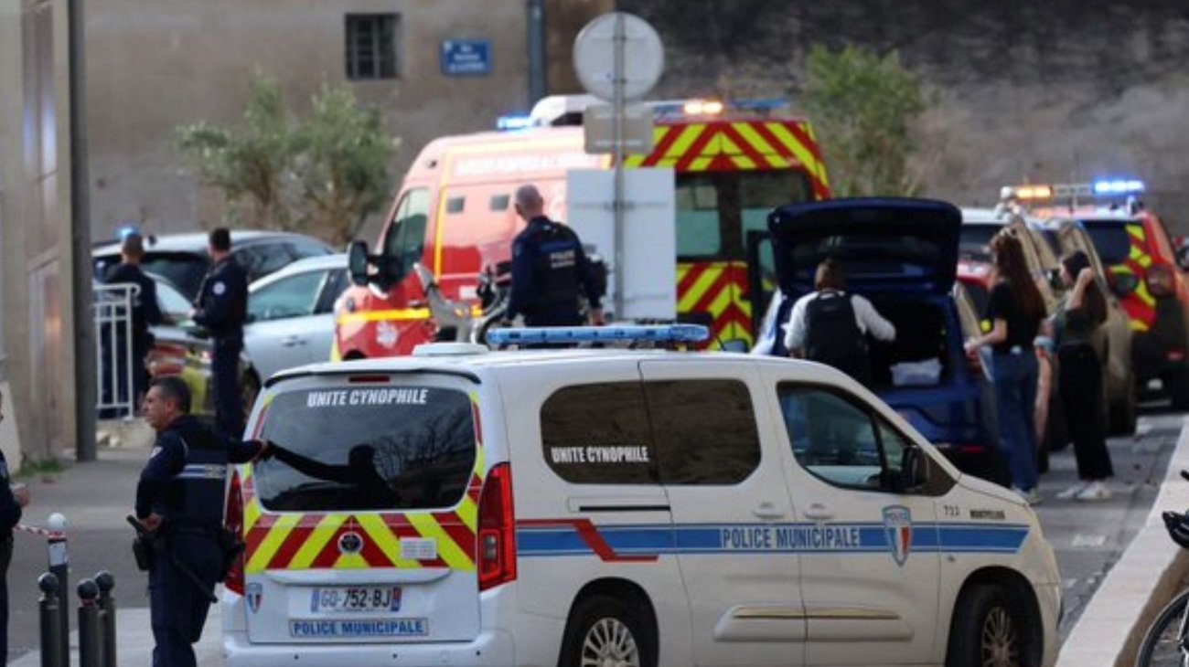 Hombre asesina a exesposa y se suicida delante del tribunal 