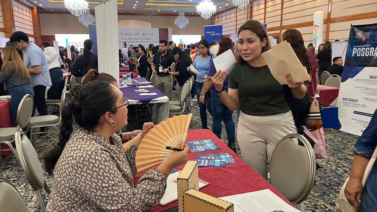 Ofertan cerca de 800 empleos en feria laboral para jóvenes