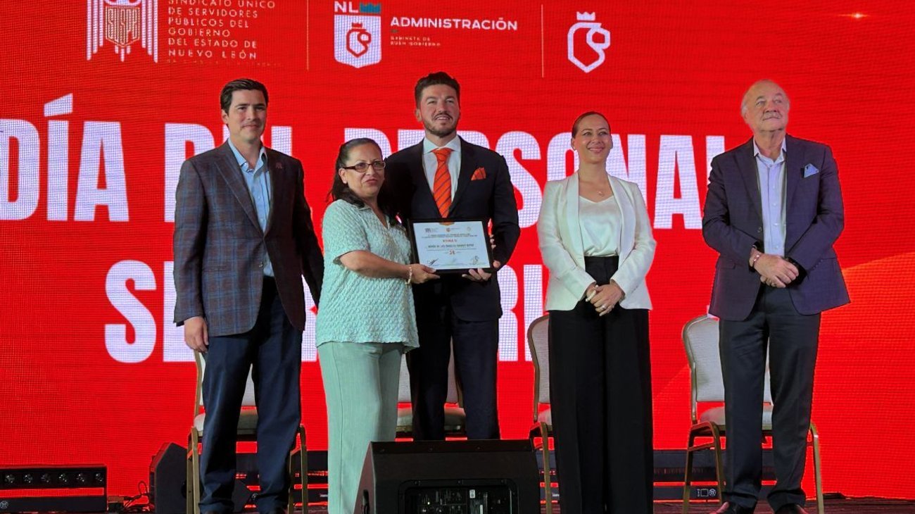 Celebra Gobierno estatal el Día de las y los Servidores Públicos