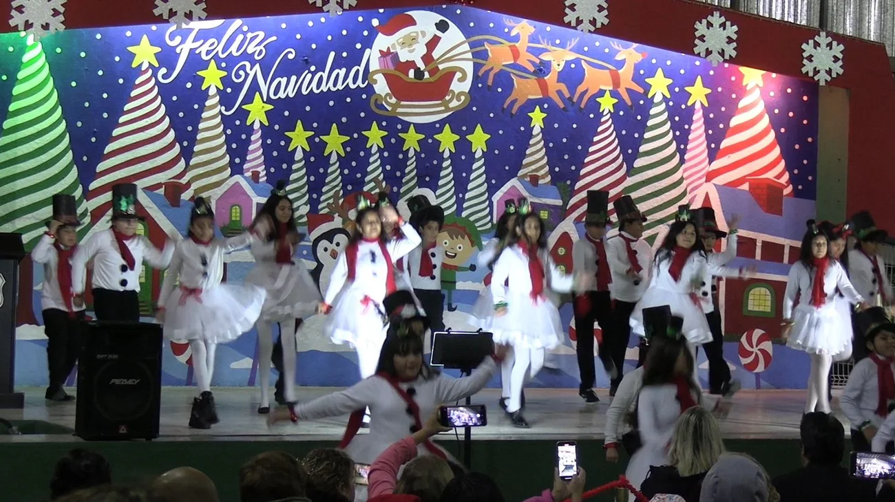 Viven tradiciones navideñas en la escuela Francisco Nicodemo