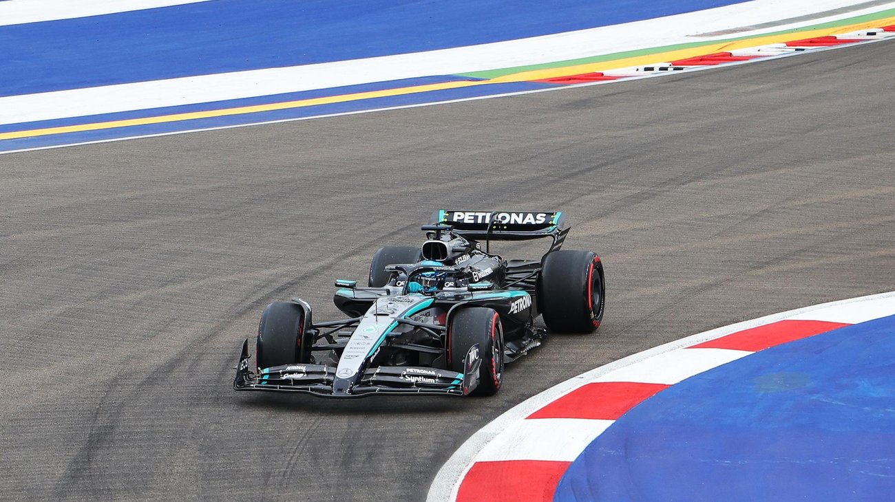 Russell sorprende y logra la ‘pole’ en el GP de Singapur