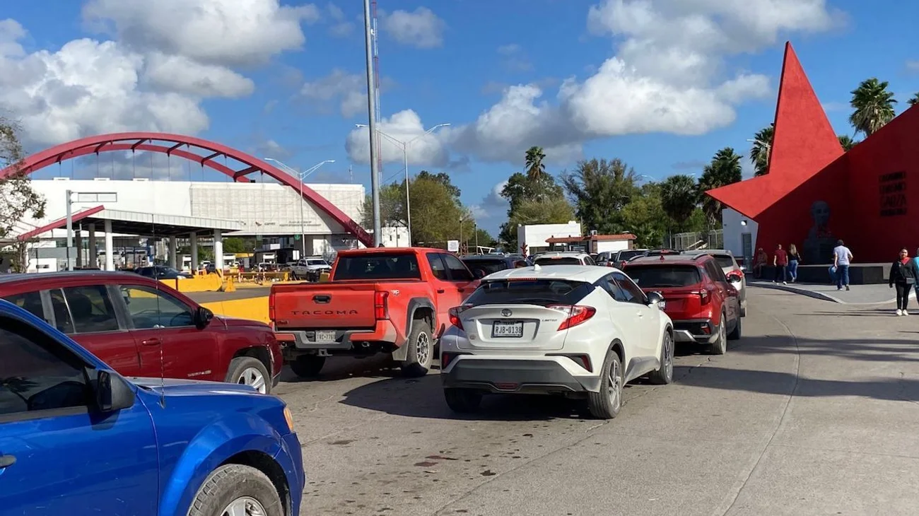 Saturan puentes internacionales entre Matamoros y Brownsville