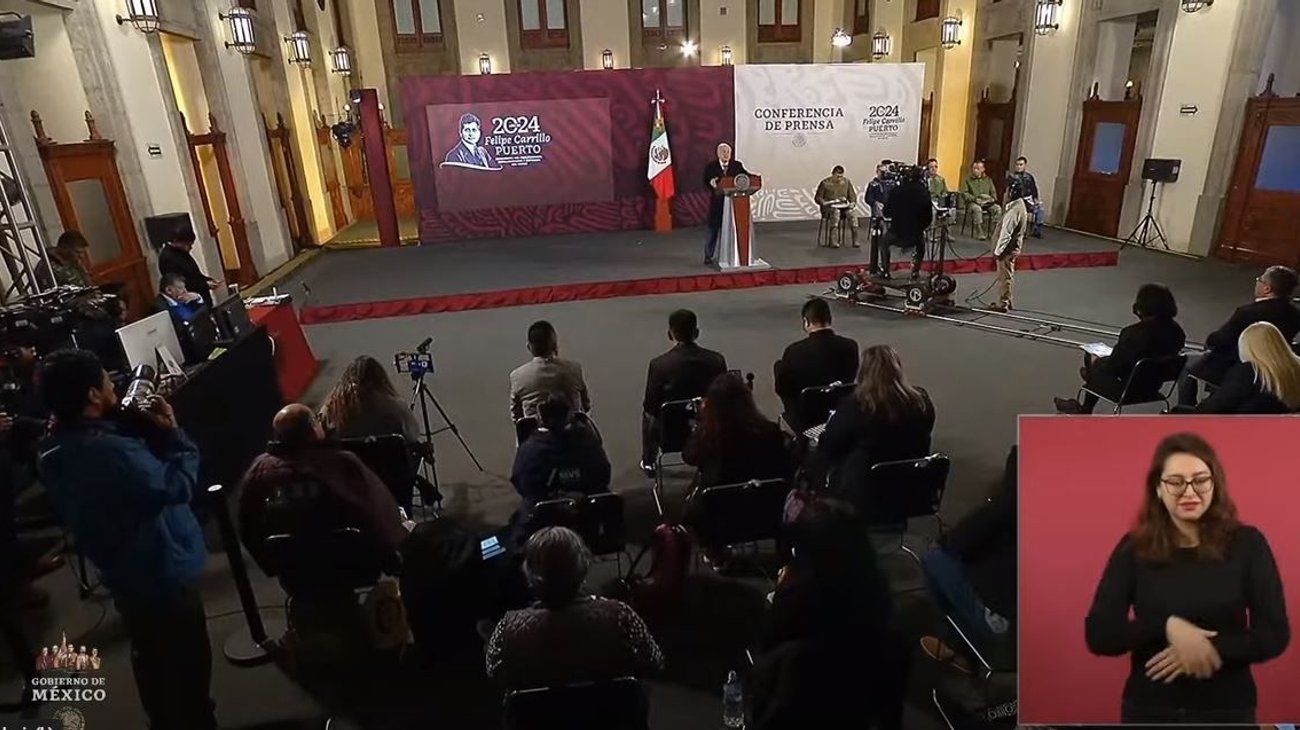 Filtran datos de periodistas que asisten a mañaneras de AMLO