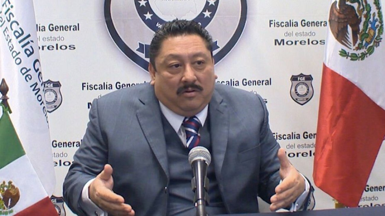 Trasladan a El Altiplano al Fiscal de Morelos, Uriel Carmona