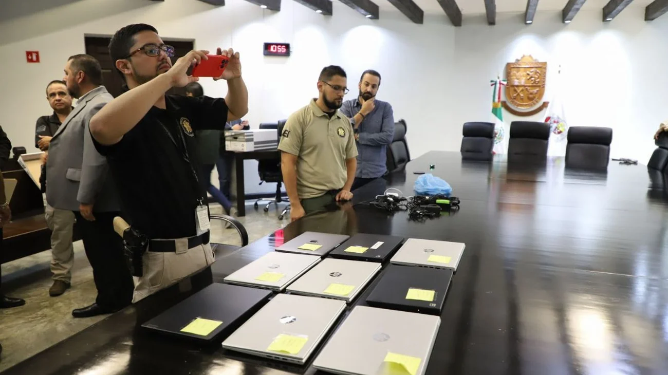 Asegura la Fiscalía Anticorrupción computadoras de San Pedro