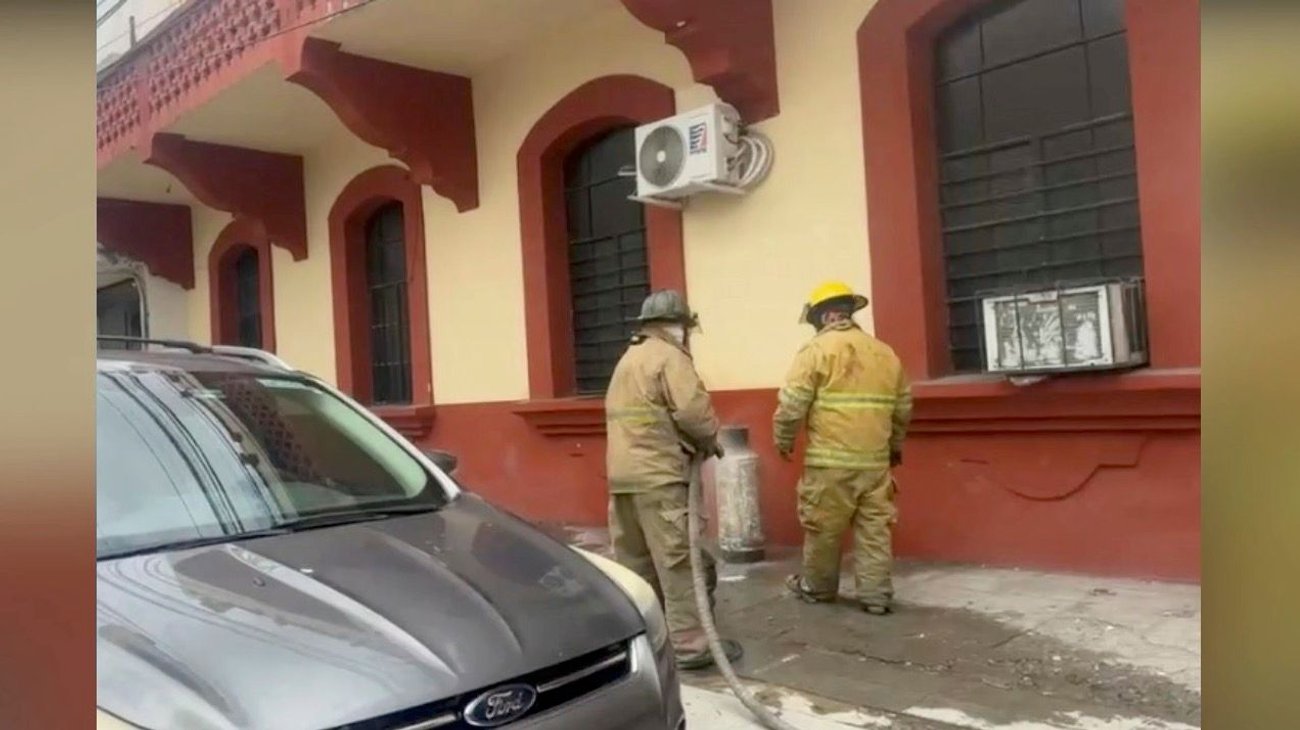 Alerta flamazo en cilindro de gas en primaria de Victoria