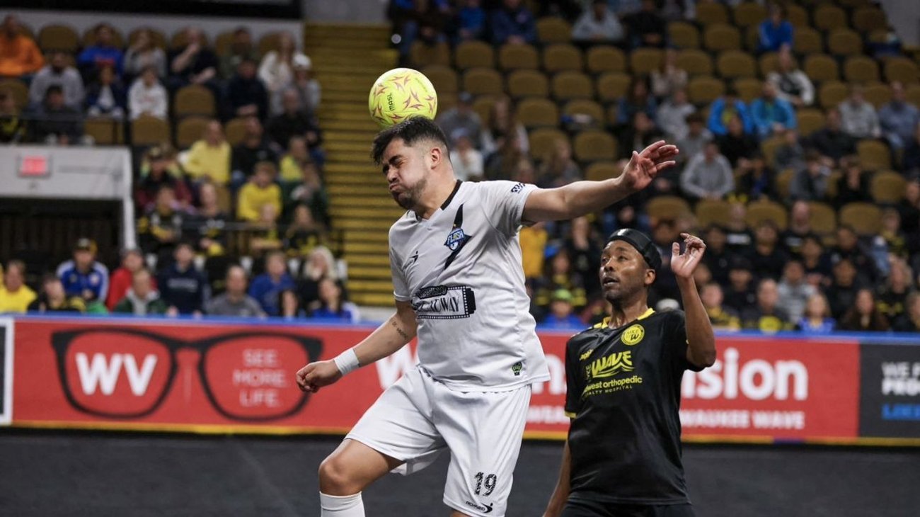 Flash pega primero en semifinal de Conferencia del Este