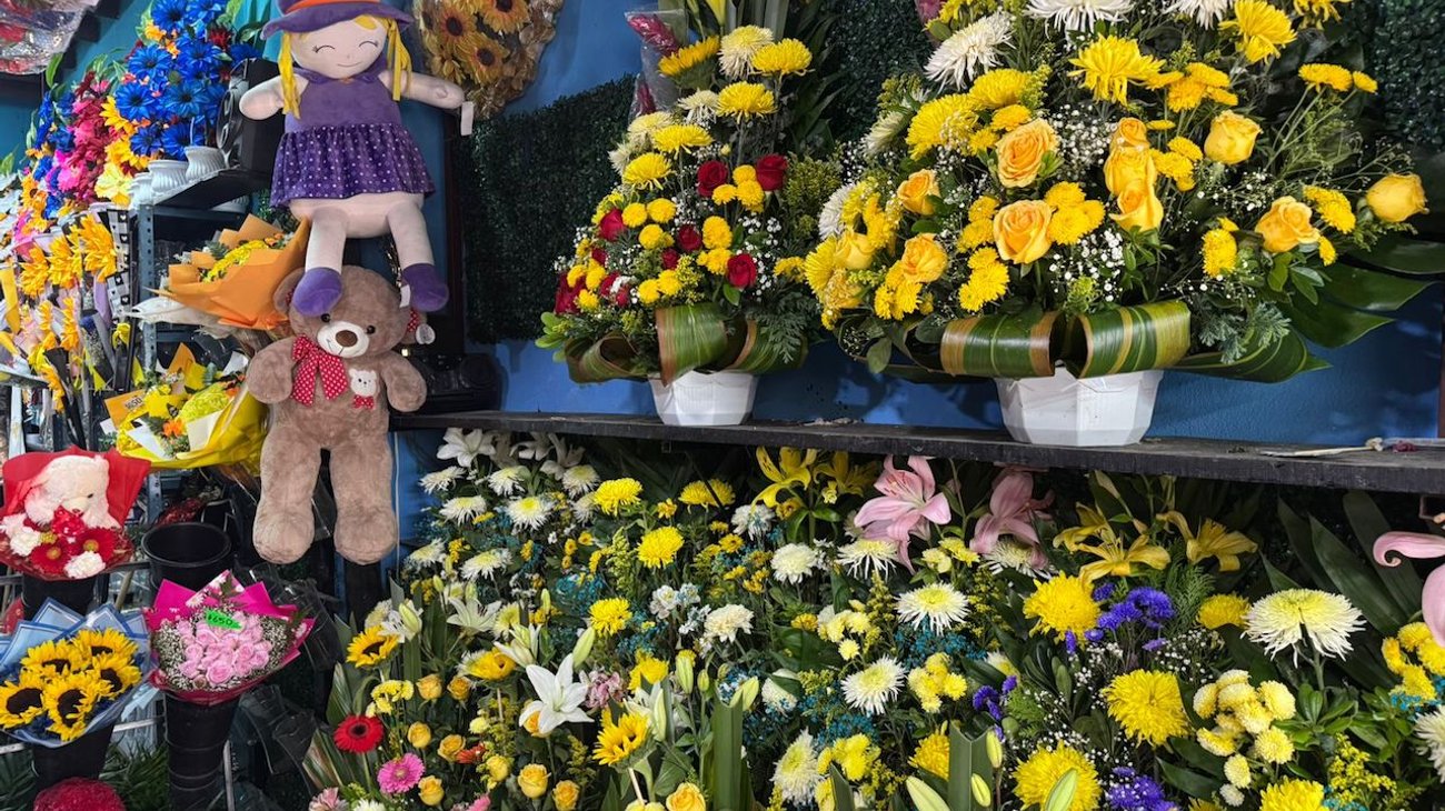Aumenta precio de flores en Ramos Arizpe por el Día de Muertos