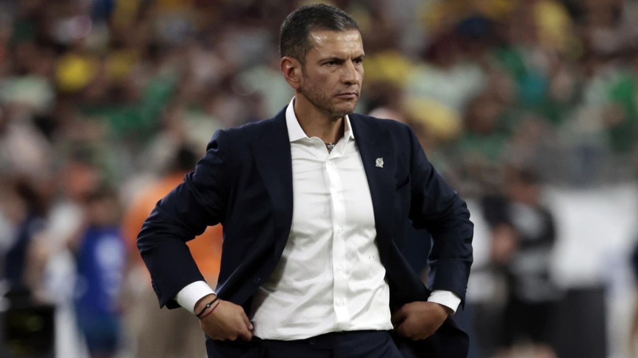 FMF anuncia salida de Jaime Lozano como DT de México