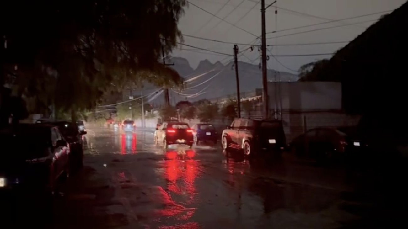 Fuertes lluvias y granizo impactan a Nuevo León