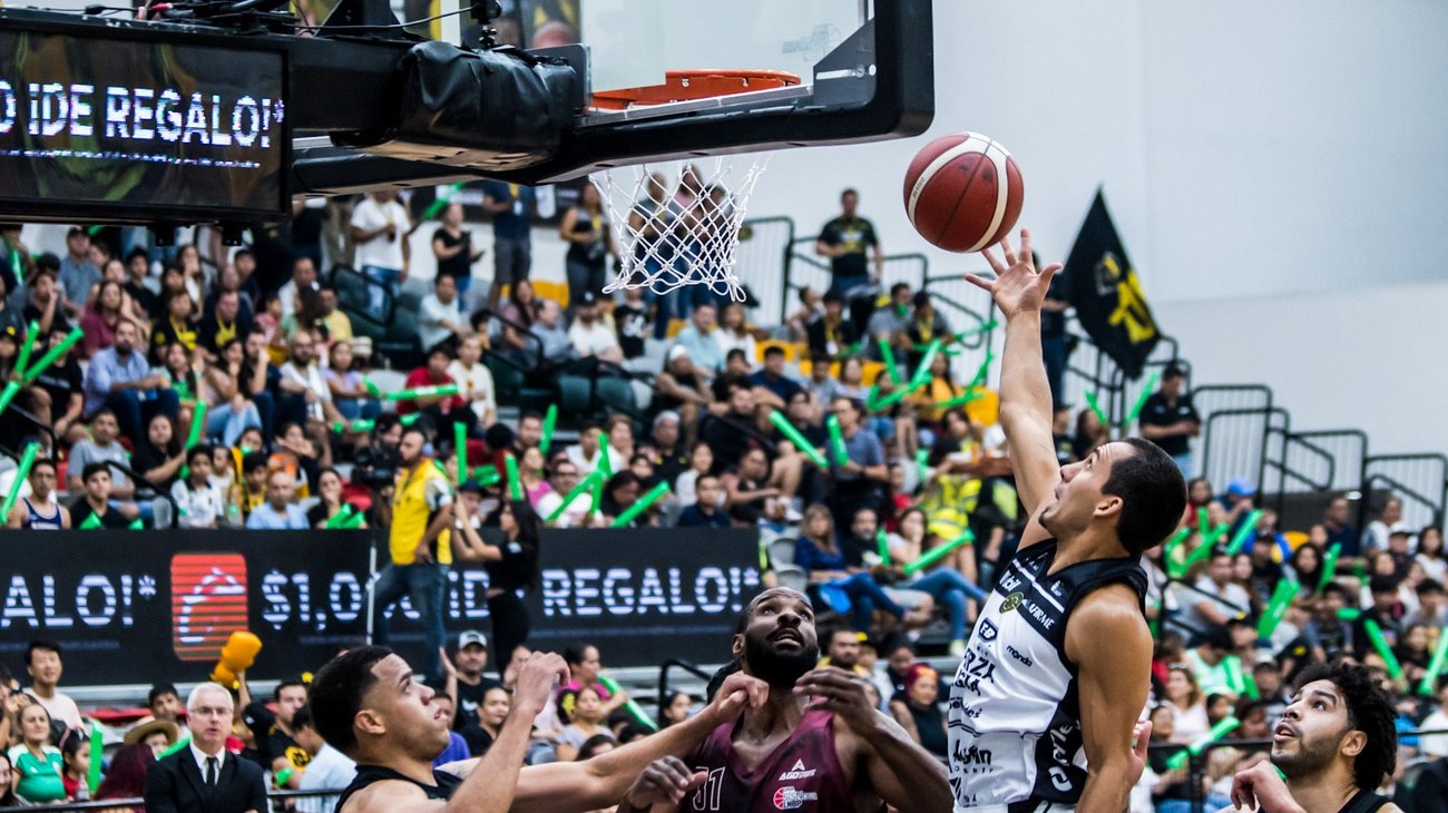 La Fuerza domina en casa, sigue arriba y barre a Plateros