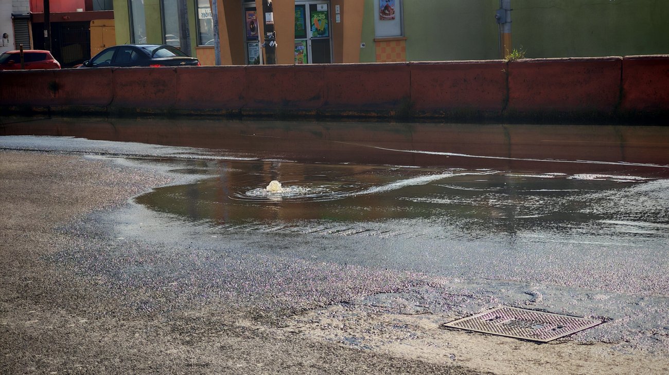 Denuncian fuga de aguas negras con tres semanas en Guadalupe