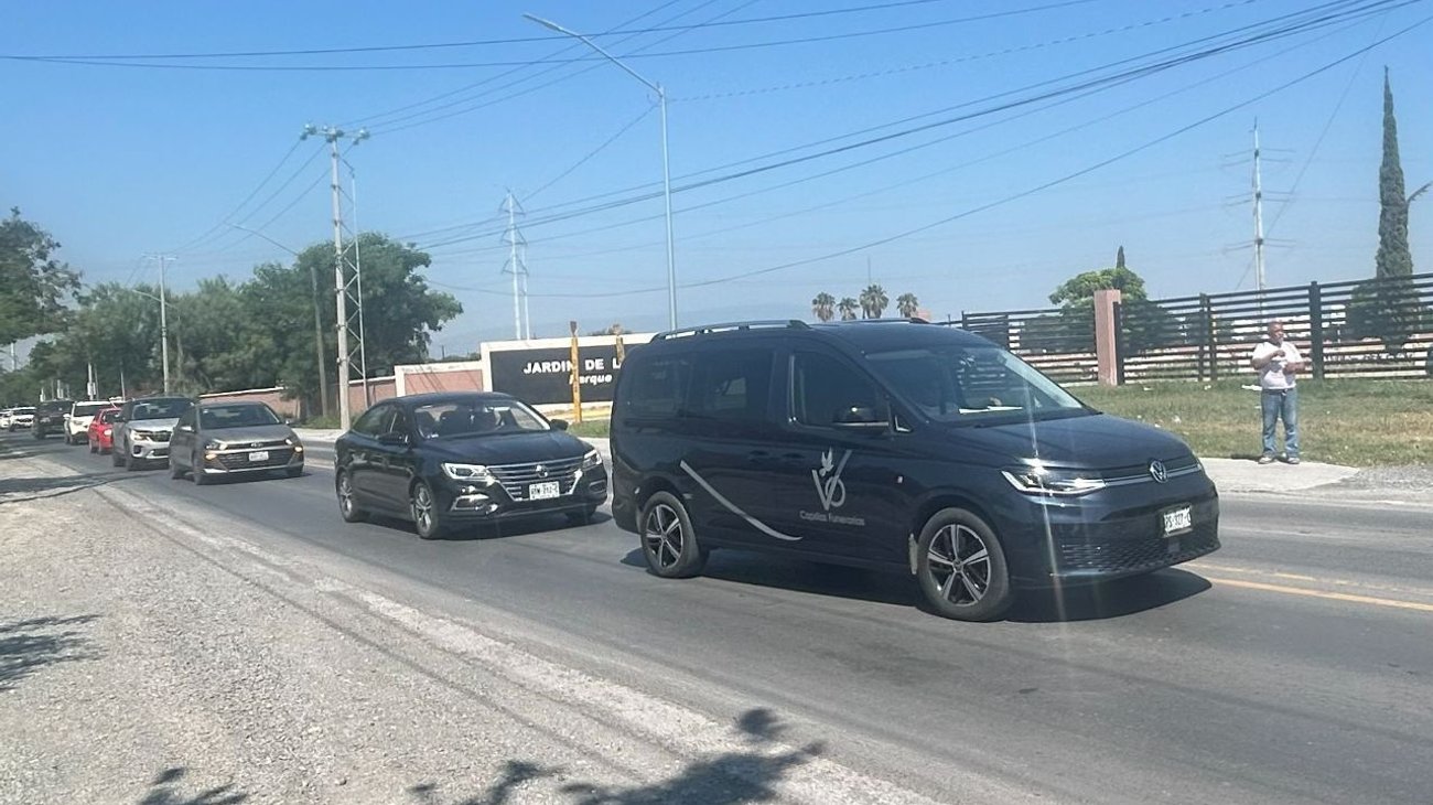 Dan familiares y amigos el último adiós a Zaid Sebastián